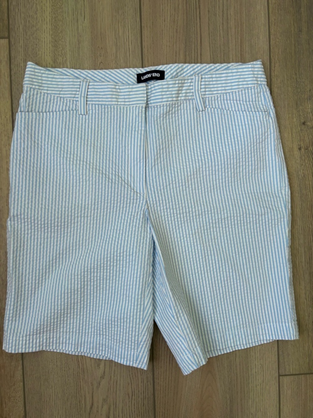 Lands End 10” Classic Seersucker Mid Rise Shorts Size 10 Preppy